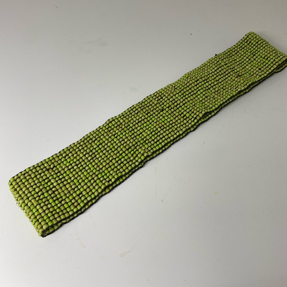 Multi-tonal beaded stretch belt. - Picture 2 of 3